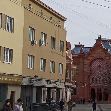 Затишна Двокімнатна Квартира В Самому Серці Ужгорода Oezjhorod Buitenkant foto
